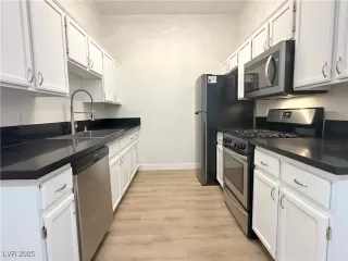 Photo #5: 2700483 Listing 