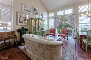 Photo #3: 2700502 Listing