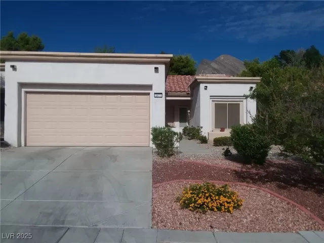 MLS: 2700525 Condo For Sale