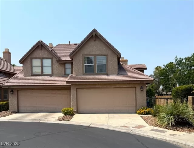 MLS: 2700527 Condo For Sale