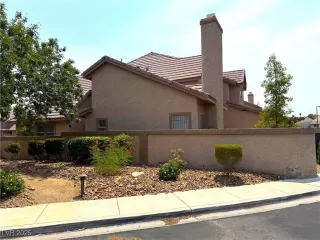 Photo #3: 2700527 Listing