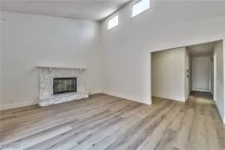 Photo #3: 2700537 Listing 