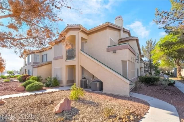 MLS: 2700556 Condo For Sale
