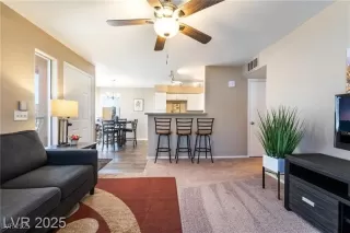 Photo #2: 2700556 Listing 