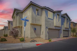 Photo #3: 2700571 Listing