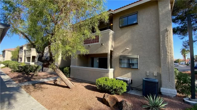 MLS: 2700582 Condo For Sale