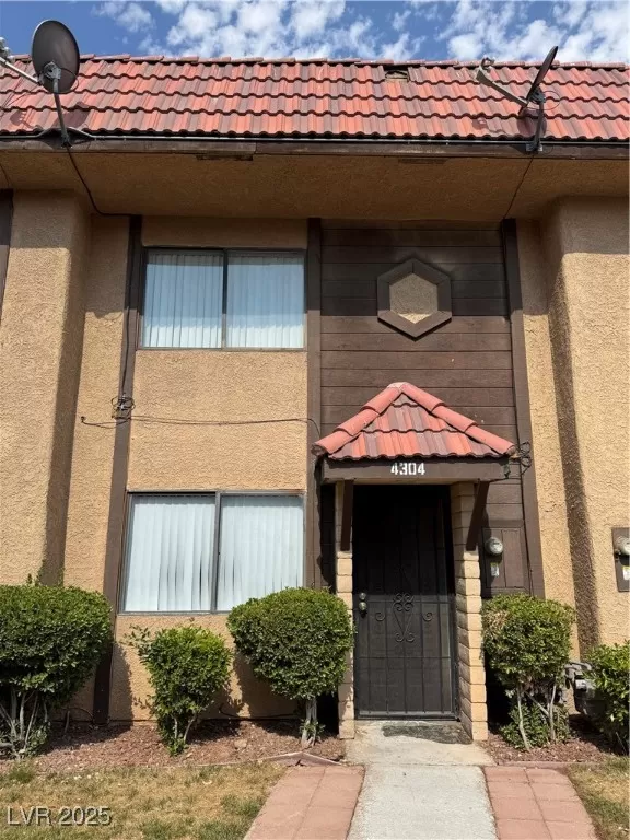 MLS: 2700597 Condo For Sale