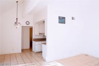 Photo #3: 2700613 Listing 