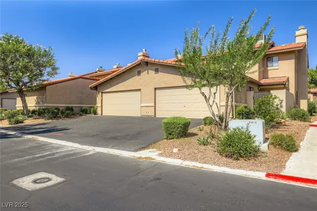 MLS: 2700635 Condo For Sale