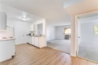 Photo #1: 2700637 Listing 