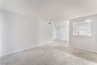 Photo #4: 2700637 Listing 