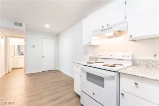 Photo #6: 2700637 Listing 