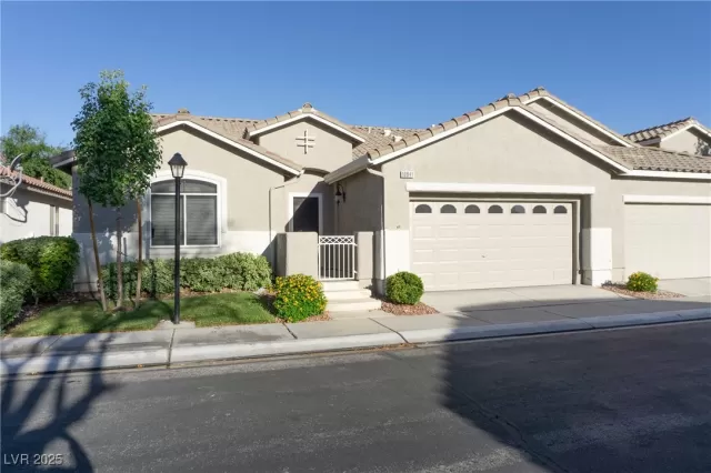 MLS: 2700639 Condo For Sale