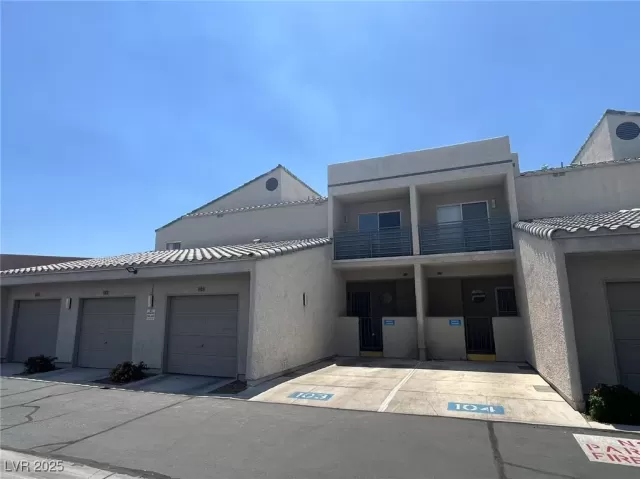 MLS: 2700662 Condo For Sale