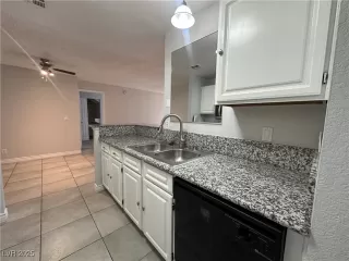 Photo #1: 2700668 Listing 