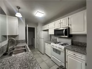 Photo #2: 2700668 Listing 