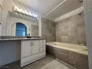 Photo #4: 2700668 Listing 