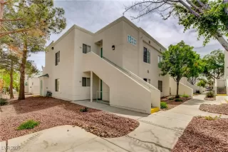 Photo #1: 2700681 Listing 