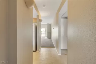 Photo #4: 2700681 Listing 