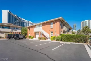 Photo #1: 2700702 Listing 