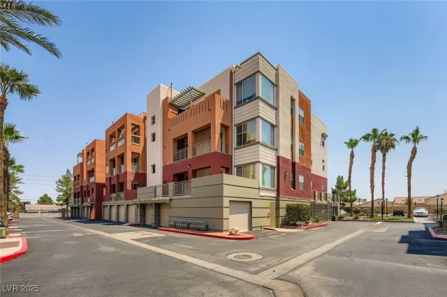 MLS: 2700707 Condo For Sale