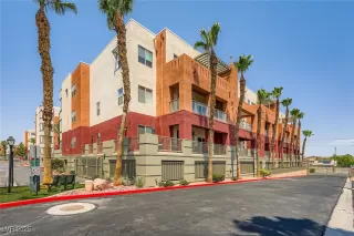 Photo #2: 2700707 Listing 