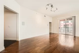 Photo #5: 2700707 Listing 