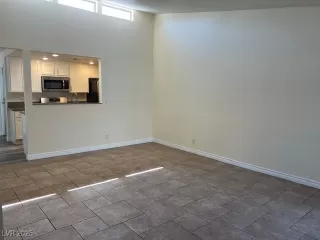 Photo #2: 2700721 Listing 