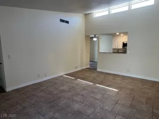 Photo #3: 2700721 Listing 