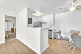 Photo #5: 2700724 Listing 