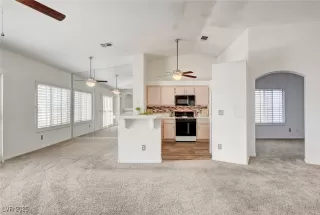 Photo #4: 2700727 Listing 