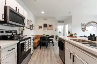 Photo #3: 2700736 Listing 