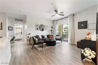 Photo #6: 2700736 Listing 