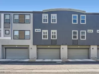 Photo #1: 2700745 Listing