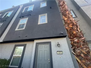 Photo #2: 2700745 Listing