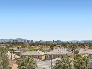 Photo #5: 2700745 Listing