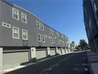 Photo #6: 2700745 Listing