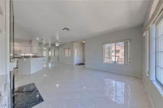 Photo #4: 2700762 Listing 