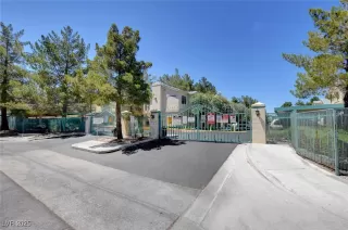 Photo #5: 2700770 Listing 