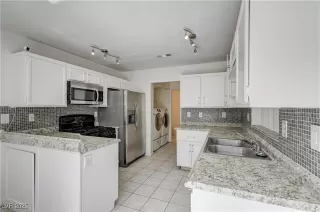 Photo #1: 2700783 Listing 