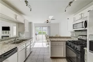 Photo #3: 2700783 Listing 