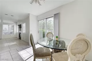 Photo #4: 2700783 Listing 