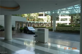 Photo #5: 2700804 Listing 