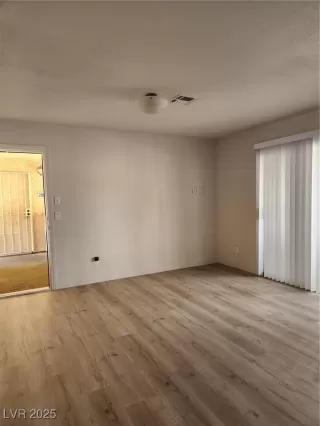 Photo #6: 2700806 Listing 