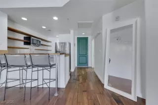 Photo #2: 2700810 Listing 