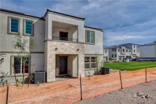 Photo #1: 2700830 Listing