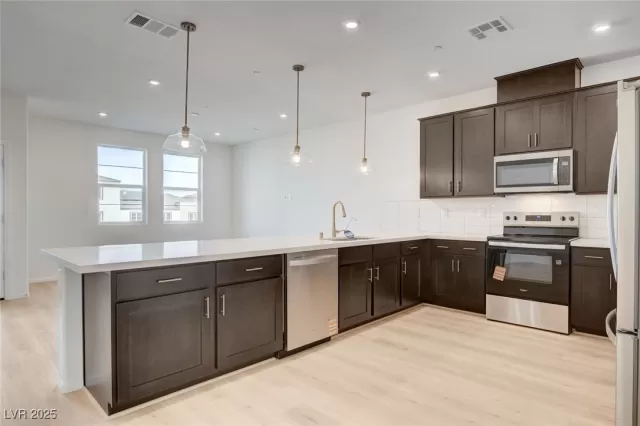 MLS: 2700843 Condo For Sale