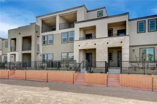 Photo #1: 2700843 Listing