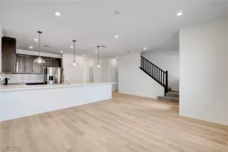 Photo #2: 2700843 Listing