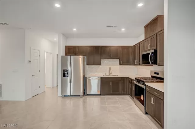 MLS: 2700858 Condo For Sale